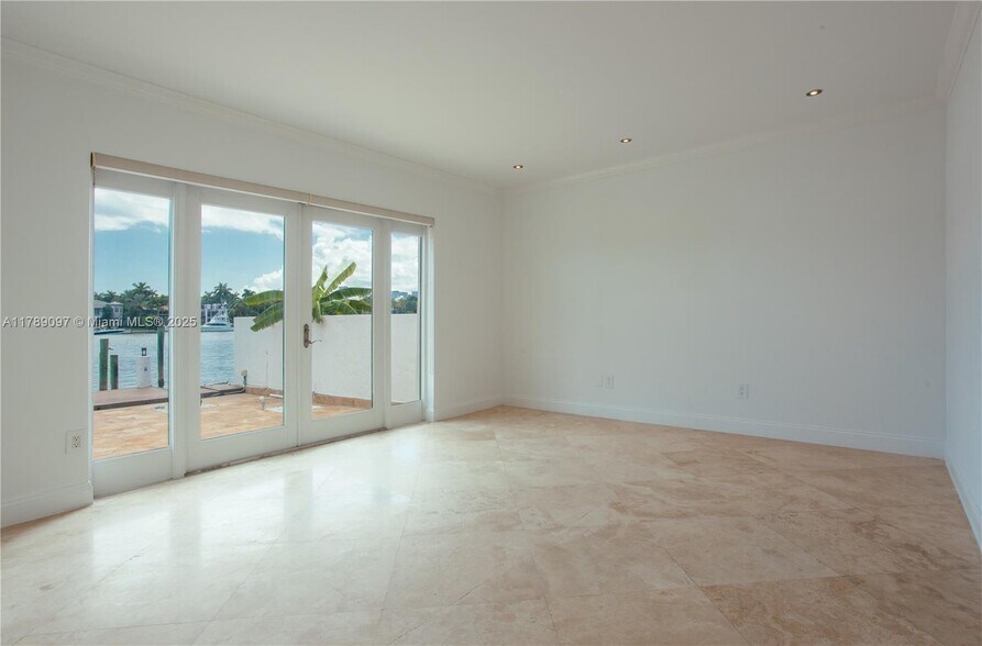Building Photo - 72 S Hibiscus Dr