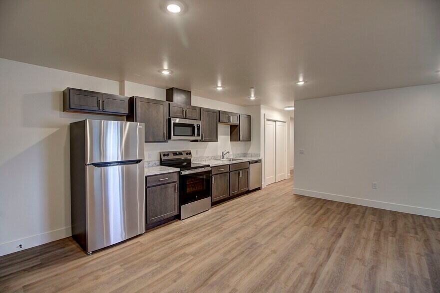 Building Photo - Altus Apartments