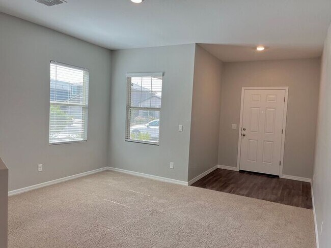 Building Photo - Home in Litchfield Park at Canyon Views! 5bd 3ba! Mountain Views!