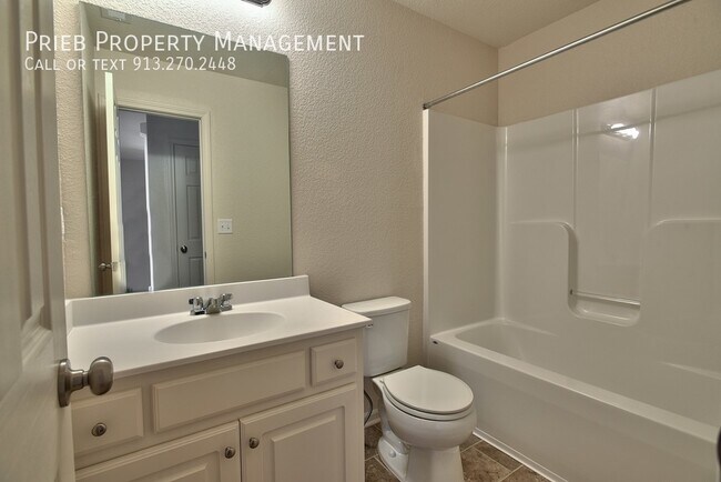 Building Photo - 8884 Inkster St