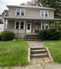 Building Photo - 284 E Ohio Ave