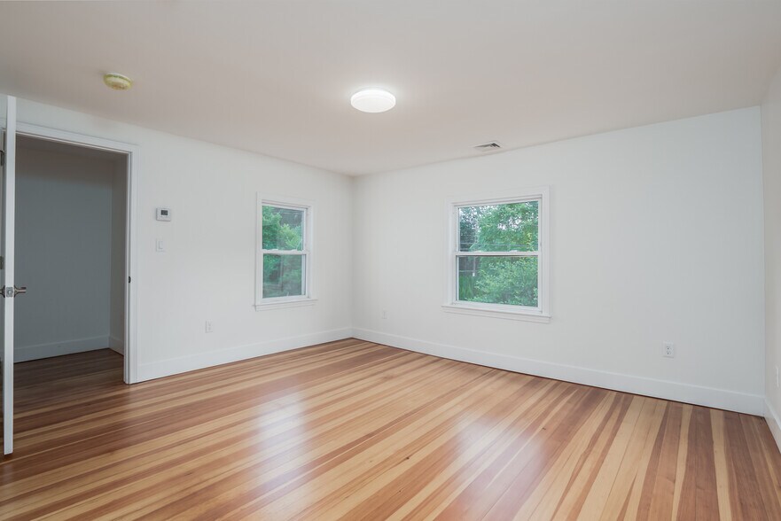 Building Photo - 92 Clinton Place Unit #2