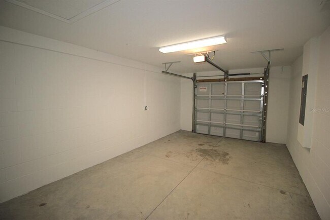 Building Photo - 32 Regency Dr