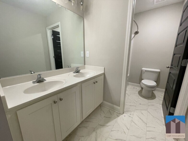 Building Photo - 300 Omnia Ridge Way