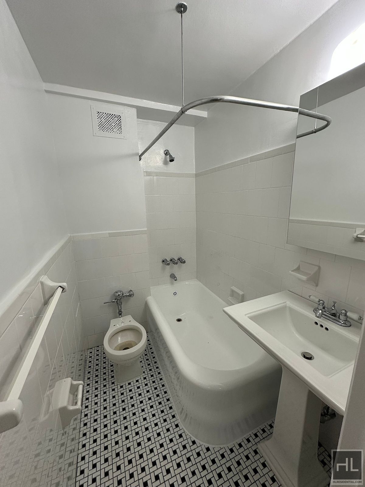 Building Photo - Christopher Street