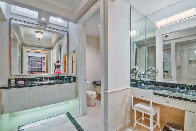 Building Photo - 200 Aspen Rd