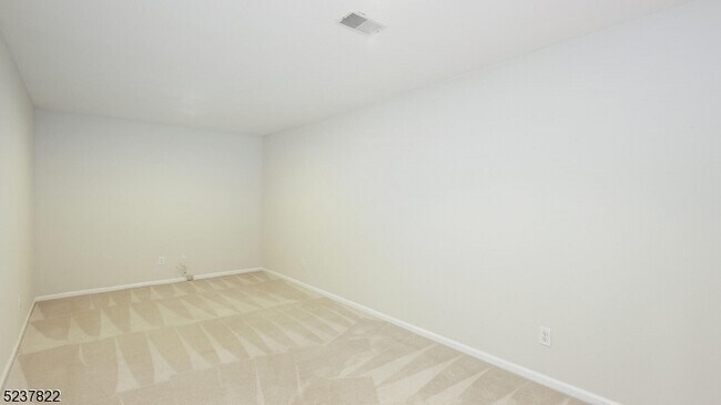 Building Photo - 1044 Shadowlawn Dr