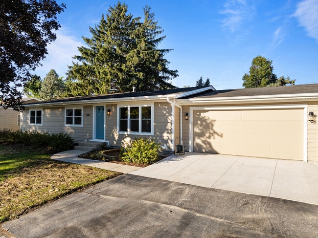 Building Photo - 1018 Bonnie Brae Ln