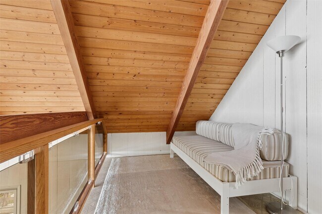 Building Photo - 298 Dune Rd