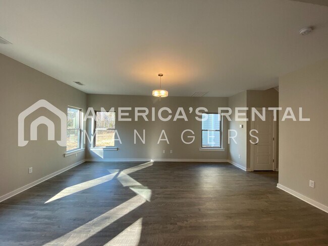 Building Photo - 7940 St.James Dr
