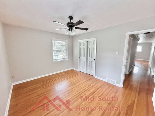 Building Photo - 3831 Hermitage Dr