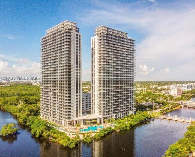 Building Photo - 16385 Biscayne Blvd