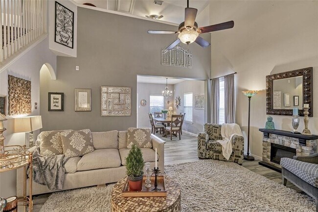 Building Photo - 21519 Falvel Sunrise Ct