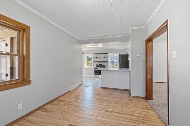 Building Photo - 749 Appleton Rd