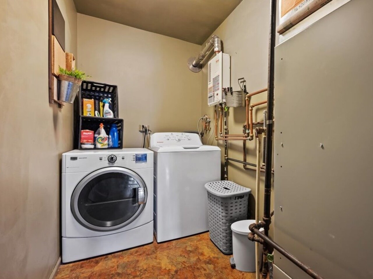 Building Photo - 3484 Fox Hill Rd