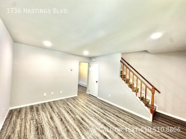 Building Photo - 1736 Hastings Rd