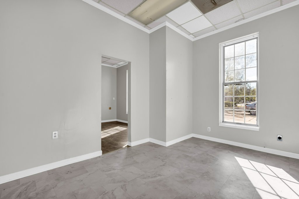 Building Photo - 463 Commerce St