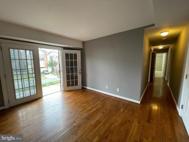Building Photo - 2512 Markham Ln