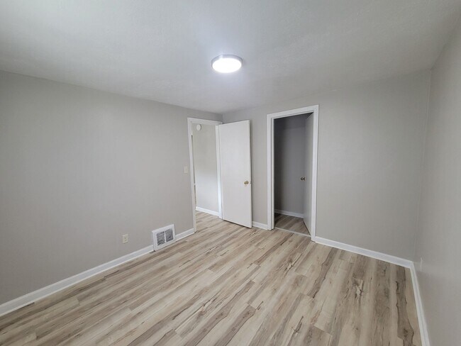 Building Photo - 152 Maywood Avenue