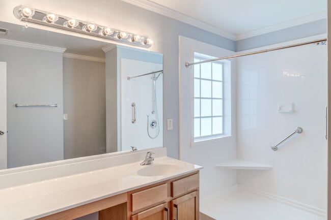 Building Photo - 833 Willow Bay Dr