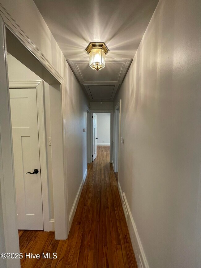 Building Photo - 2417 Slay Dr