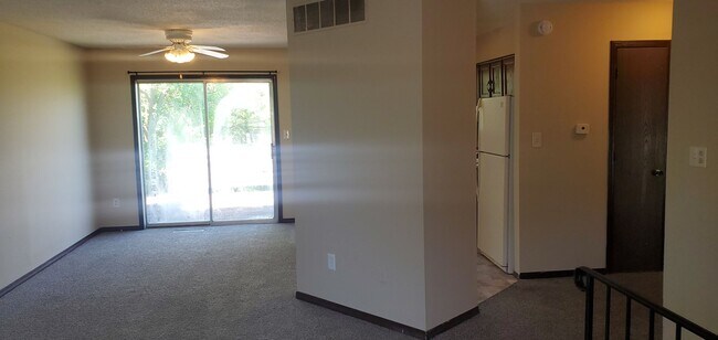 Building Photo - 4285-4287 Santa Anna Dr