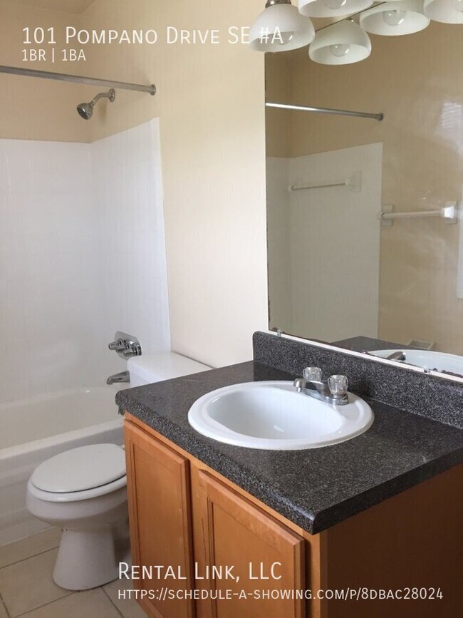 Building Photo - 101 Pompano Dr SE