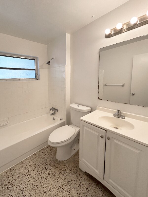 Building Photo - 699 NE 86th St