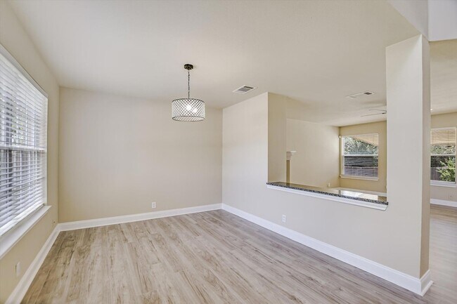 Building Photo - 8111 Hawick Dr