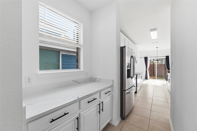 Building Photo - 412 Cypress Hill Dr