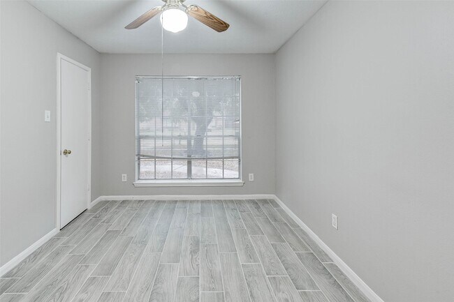 Building Photo - 7815 Barnhill Dr