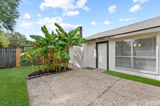 Building Photo - 20426 Rustwood Ln