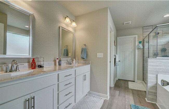 Building Photo - 3540 Silver Fox Trce
