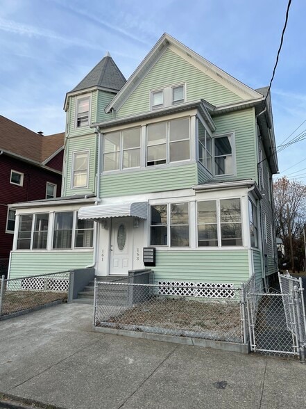 HOME DAY TIME - 163 Deacon St