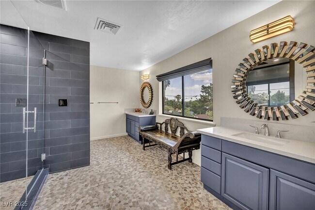 Building Photo - 1601 Eaton Dr