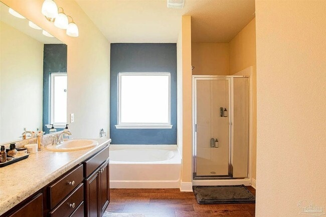 Building Photo - 8746 Bradfield Dr