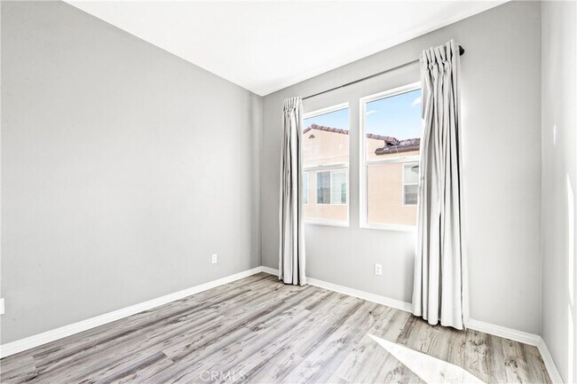 Building Photo - 6331 Pacific Wy