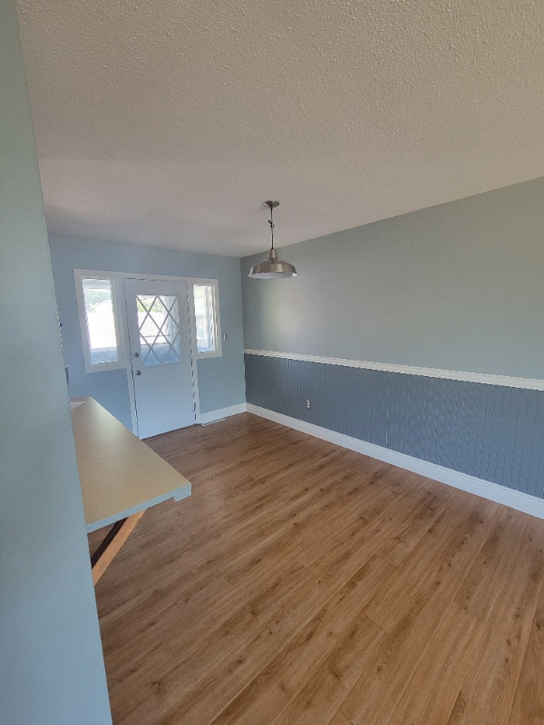 Building Photo - 1127 Ave C NW