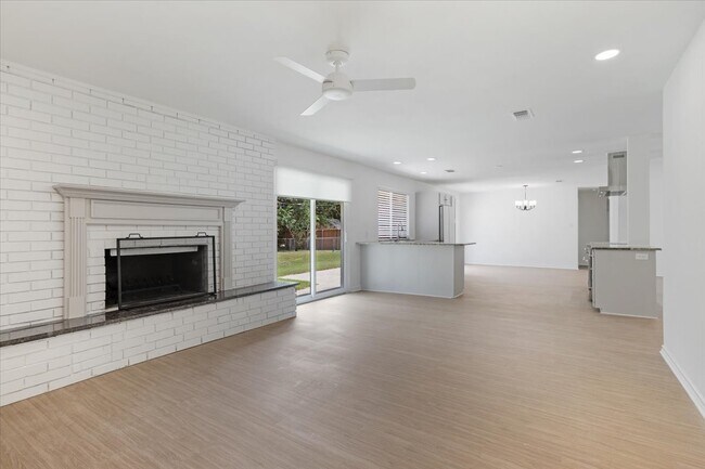 Building Photo - 152 Alta Vista St