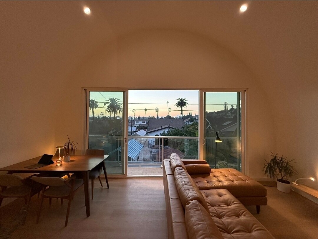 Building Photo - 445 N Townsend Ave