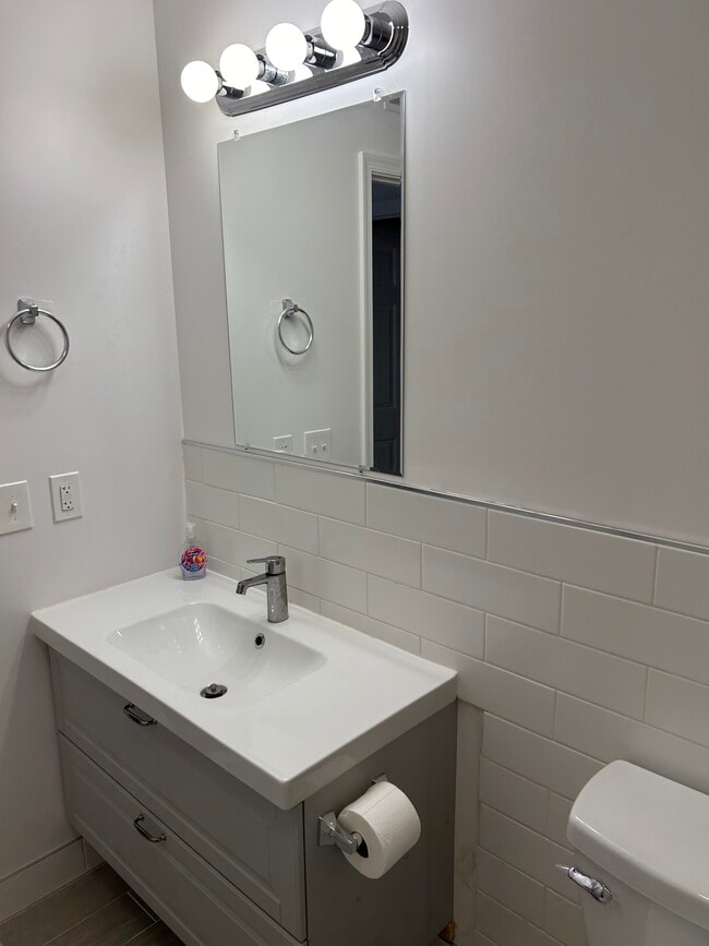 Bathroom - 1125 OLD YORK Rd