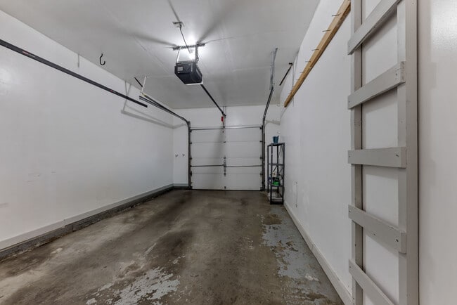 Building Photo - 5801 W 81st St