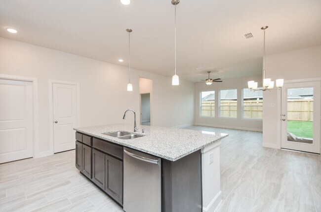 Building Photo - 146 Amaranth Wy