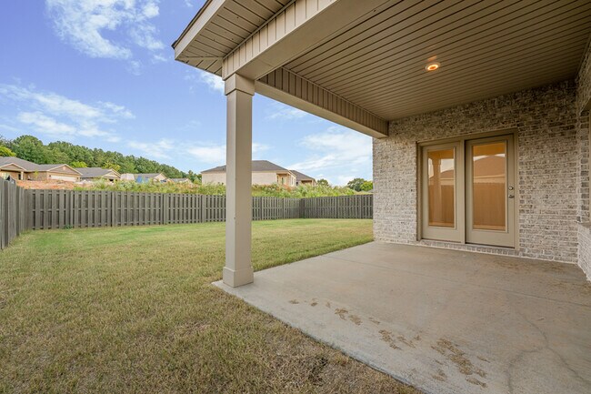 Building Photo - 303 Ivyleaf Dr