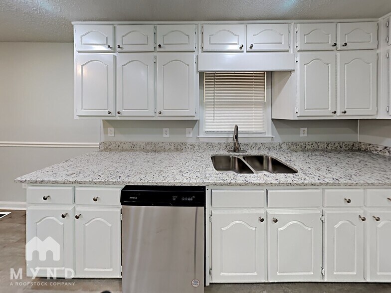 Building Photo - 100 Clifton Dr