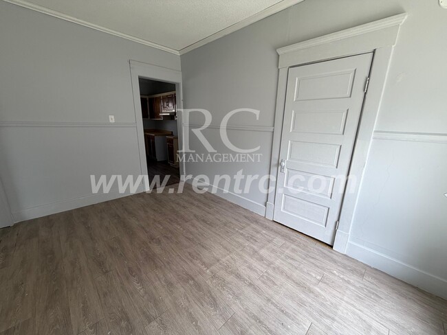 Building Photo - 1323 Grant-