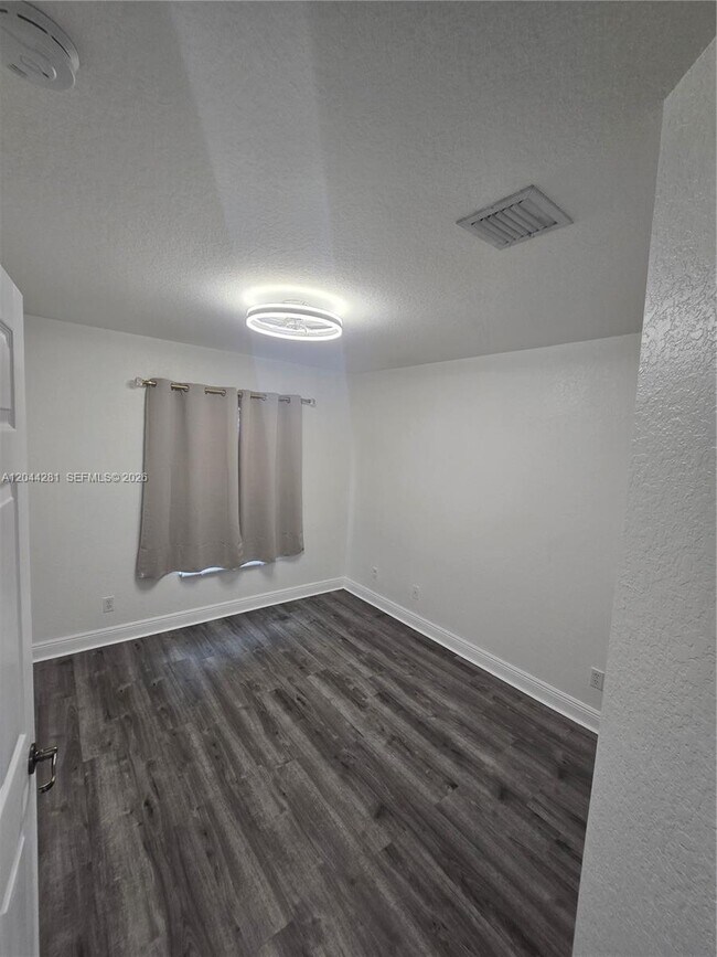 Building Photo - 9738 Darlington Pl