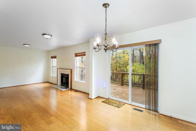 Building Photo - 14 Tivoli Lake Ct