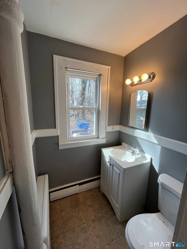 Building Photo - 525 Allen St