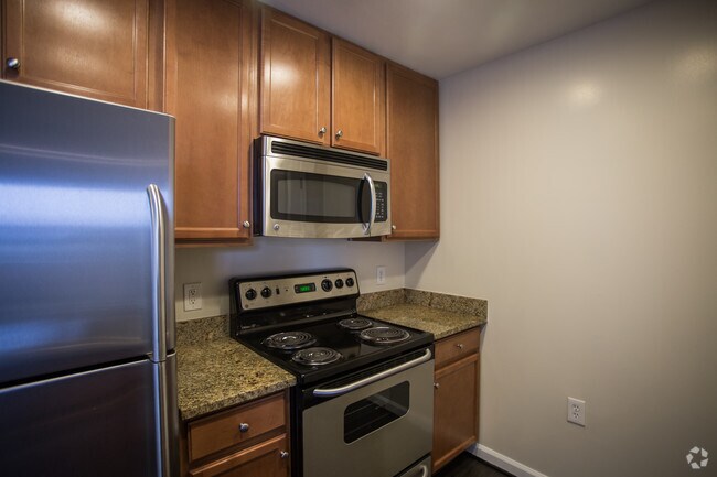 Interior Photo - Camden Potomac Yard